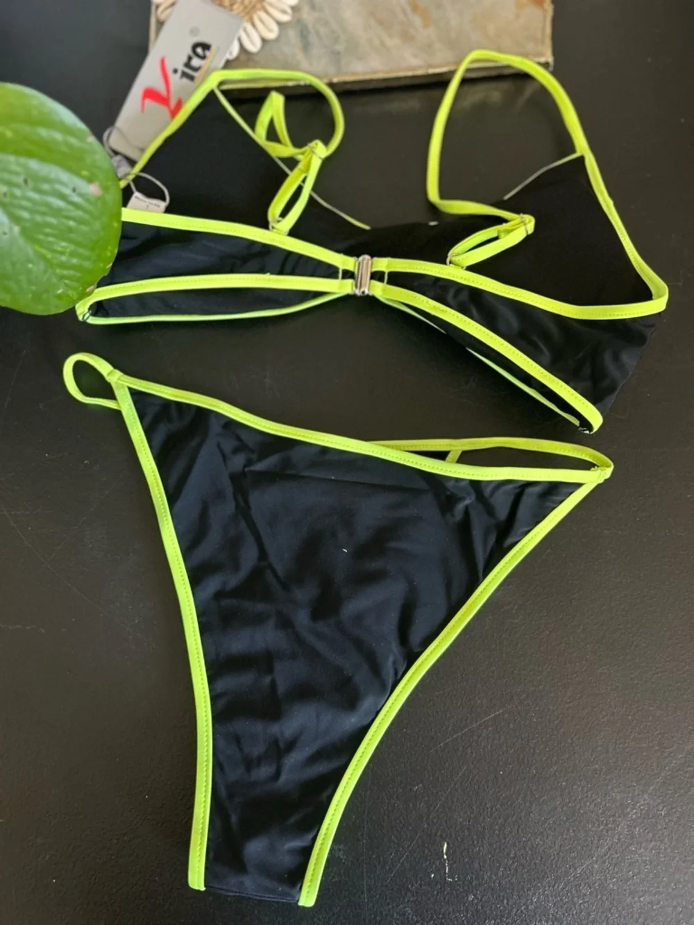 Yira 2 piece bikini black/neon green size Large
